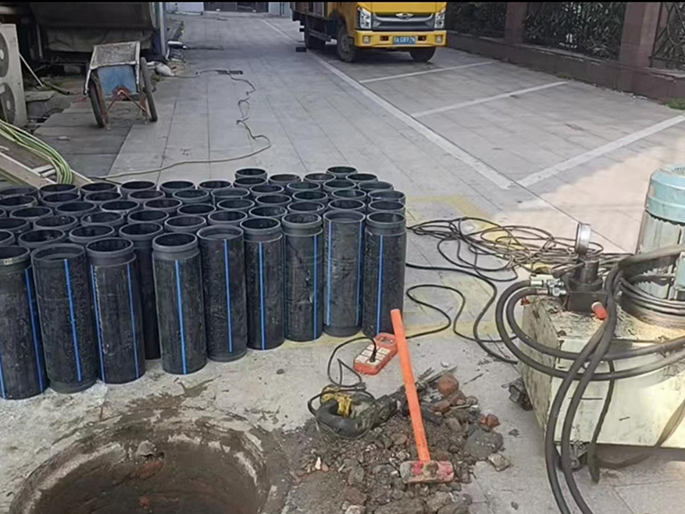 南华PE置换管厂家 DN315置换管 非开挖管短管置换